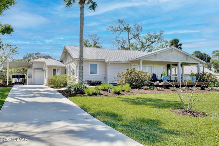 A must-see Waterview custom home on North Riverside Drive in - Beach Home for sale in Edgewater, Florida on Beachhouse.com