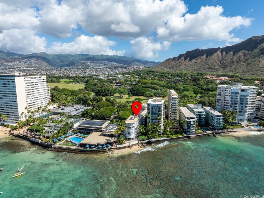 Welcome to Goldcoast living! Direct Oceanfront condo, Castle - Beach Condo for sale in Honolulu, Hawaii on Beachhouse.com