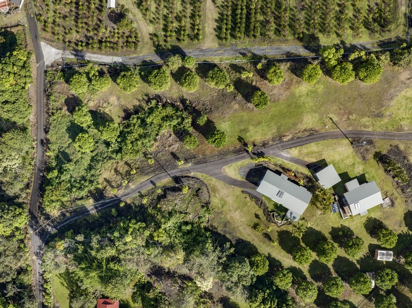 Discover a slice of Hawaiian paradise with this stunning 3-acre - Beach Home for sale in Kailua Kona, Hawaii on Beachhouse.com