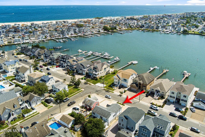 Location, location! Elevated and completely redone on the - Beach Home for sale in Point Pleasant Beach, New Jersey on Beachhouse.com