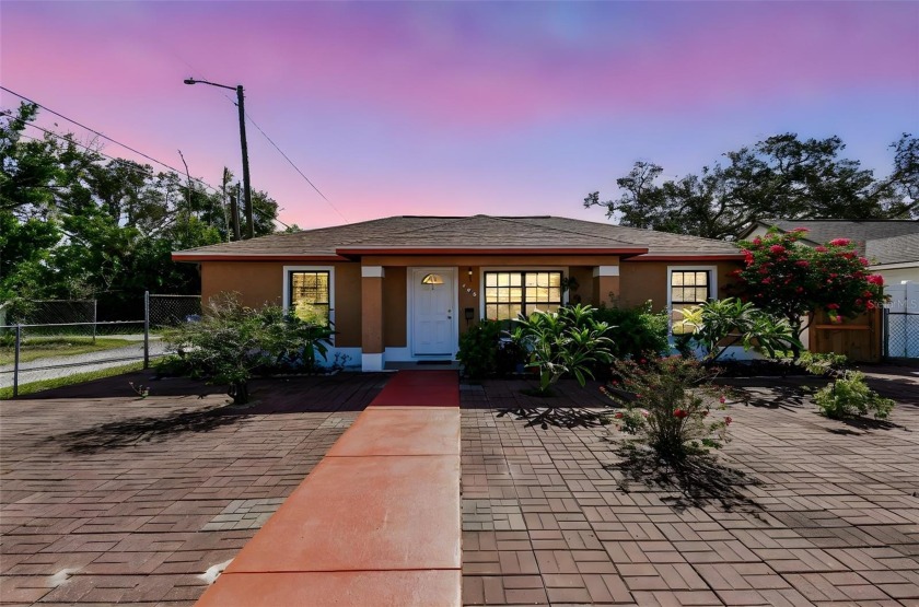 Welcome to your St. Petersburg retreat! Perfectly situated just - Beach Home for sale in St. Petersburg, Florida on Beachhouse.com