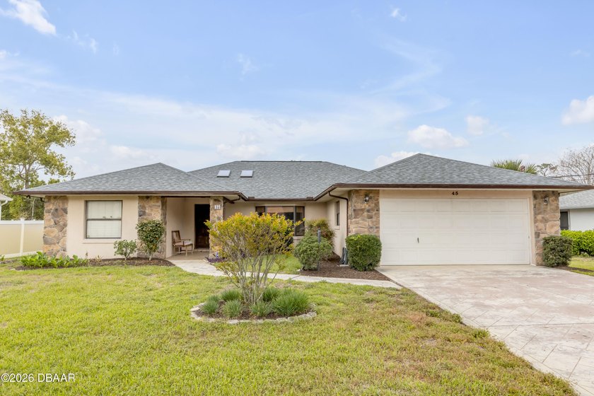 Live the Florida dream in this stunning 3-bedroom, 2-bathroom, 1 - Beach Home for sale in Palm Coast, Florida on Beachhouse.com