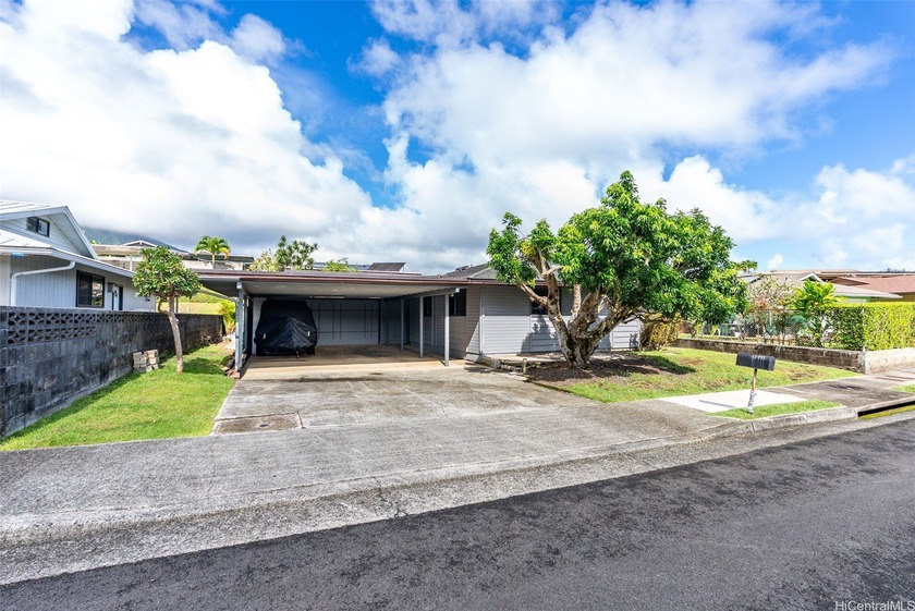 Single level home in a cul-de-sac in Ahuimanu on Windward Oahu! - Beach Home for sale in Kaneohe, Hawaii on Beachhouse.com