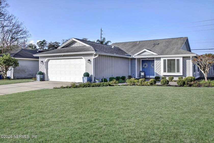 Clean and meticulously maintained 4BR/2BA home featuring a - Beach Home for sale in Jacksonville, Florida on Beachhouse.com