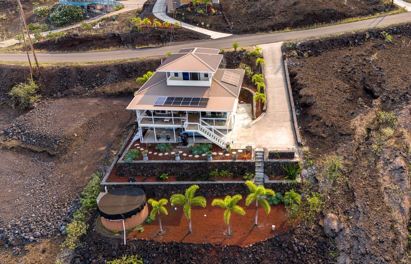 OWNER FINANCING AVAILABLE. Discover the freedom of your Hawaiian - Beach Home for sale in Captain Cook, Hawaii on Beachhouse.com
