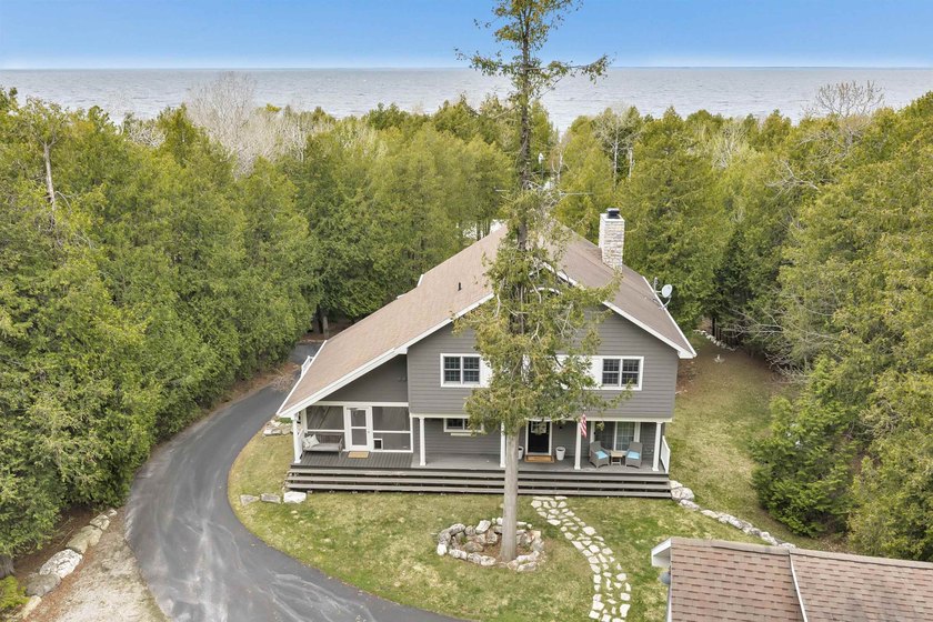 Imagine the memories that'll be made gazing at the sunsets & - Beach Home for sale in Sturgeon Bay, Wisconsin on Beachhouse.com