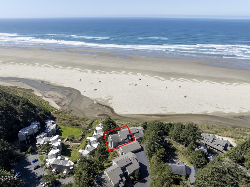 Don't miss this ocean-front condo with private stairs to the - Beach Condo for sale in Newport, Oregon on Beachhouse.com