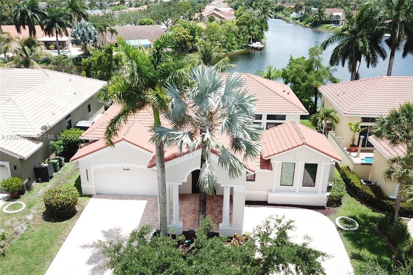 Breathtaking and impeccably upgraded COURTYARD POOL HOME in - Beach Home for sale in Pembroke Pines, Florida on Beachhouse.com
