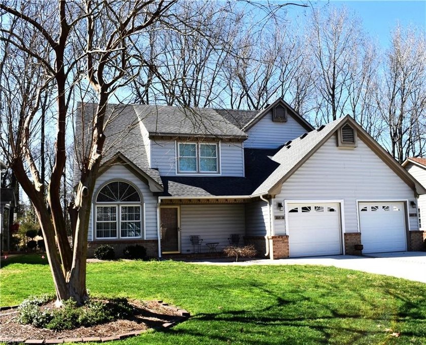 Beautiful two-story condo overlooking the 17th hole of - Beach Condo for sale in Chesapeake, Virginia on Beachhouse.com