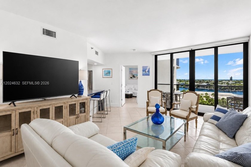 Beautifully renovated 2-bedroom residence in the coveted 10 line - Beach Condo for sale in Aventura, Florida on Beachhouse.com