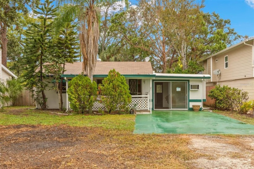 Potential in Crystal Beach!  A great opportunity to fix up the - Beach Home for sale in Crystal Beach, Florida on Beachhouse.com