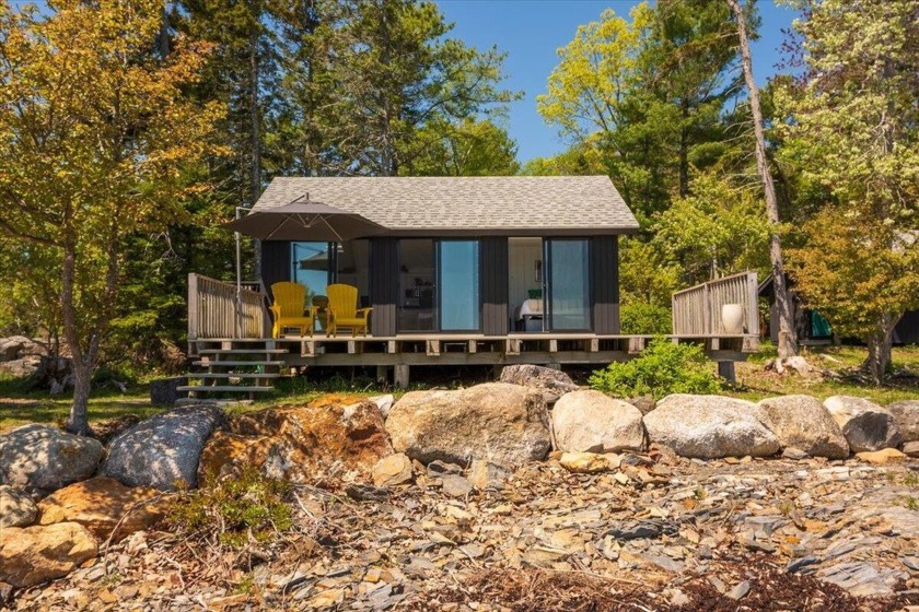 Welcome to Maine summer living. This quintessential Maine summer - Beach Home for sale in Islesboro, Maine on Beachhouse.com