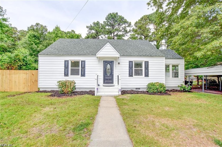 Welcome to this beautifully renovated 3 bed/ 2 bath home - Beach Home for sale in Portsmouth, Virginia on Beachhouse.com