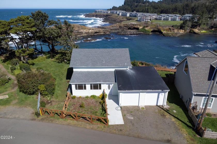 Remodeled vintage home w/new roof, siding many new windows - Beach Home for sale in Depoe Bay, Oregon on Beachhouse.com