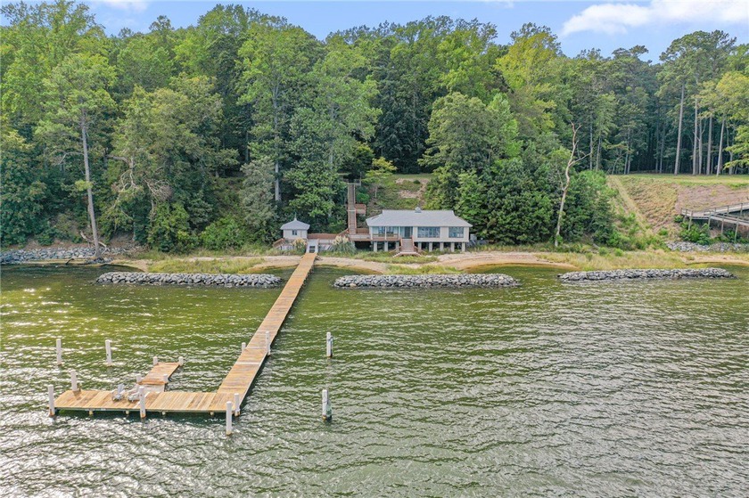 Premier elevated building site on the Piankatank River with - Beach Home for sale in Hartfield, Virginia on Beachhouse.com