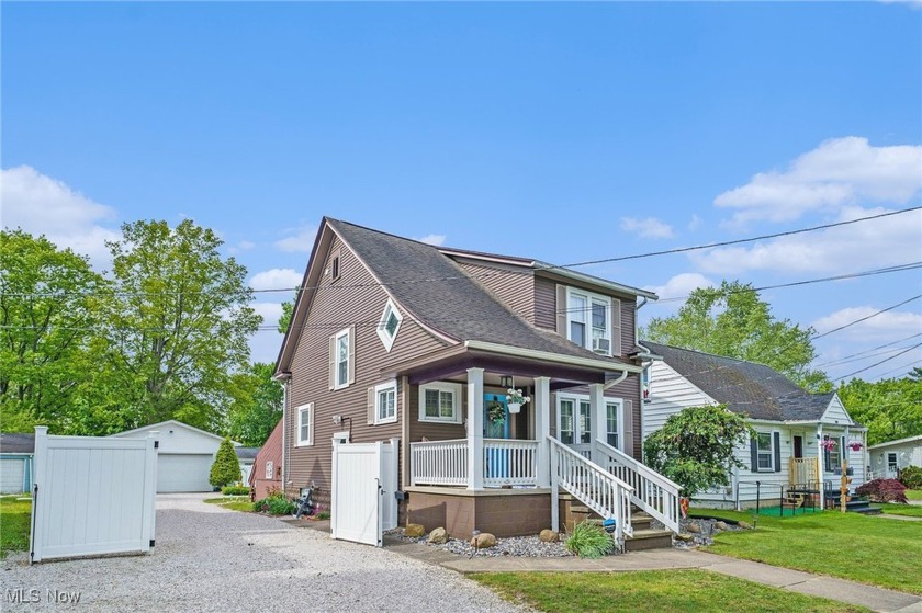 Helllloooooooo Beautiful. Meticulously maintained 3-bedroom, 1 - Beach Home for sale in Ashtabula, Ohio on Beachhouse.com