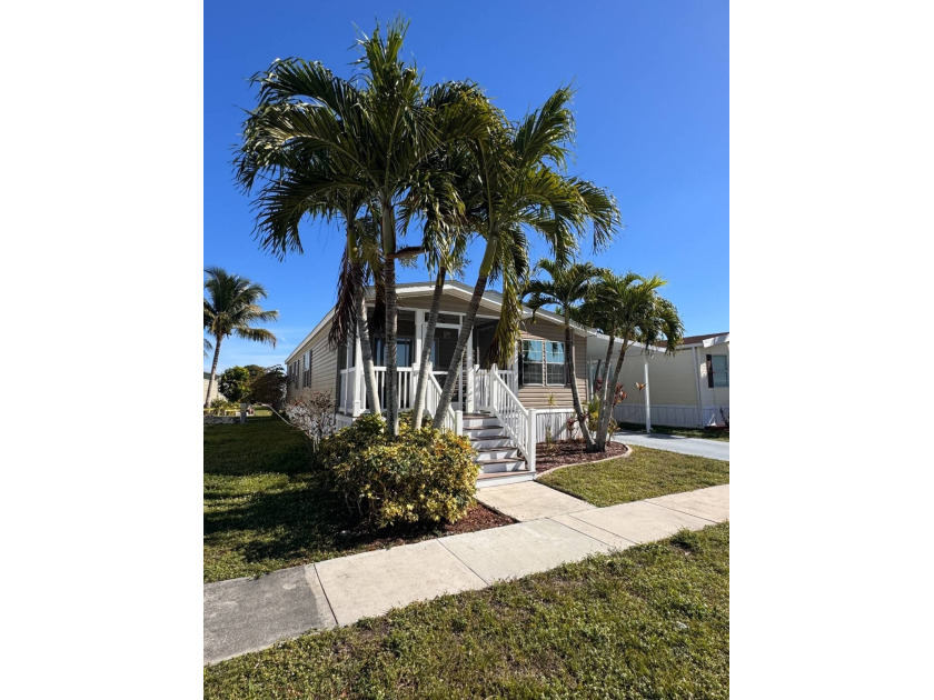 Beautiful 2014 Mobile/Manufactured Home - 4 Bedrooms, 2 - Beach Home for sale in Davie, Florida on Beachhouse.com