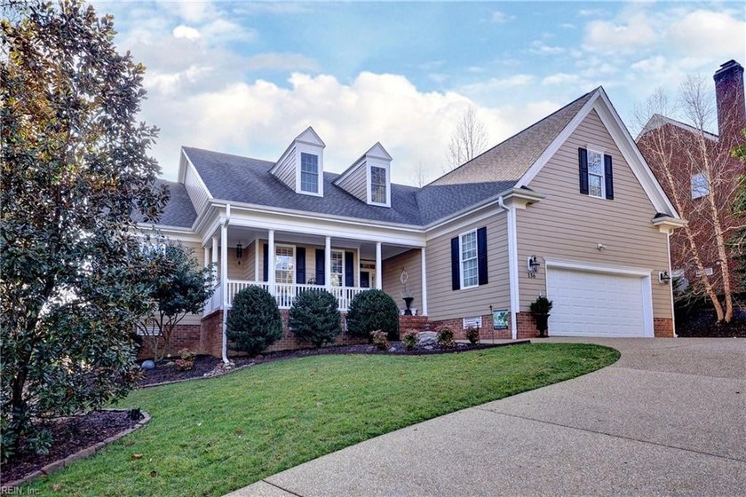 WOW! Better than new 2018 golf-front showstopper in Ford's - Beach Home for sale in Williamsburg, Virginia on Beachhouse.com