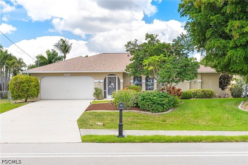 3 Bedrooms / 2 Baths * Roof (2020) * AC (2019) * HEATED POOL * - Beach Home for sale in Cape Coral, Florida on Beachhouse.com