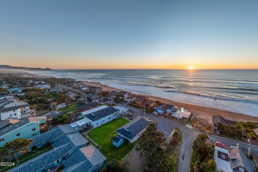 This single level oceanfront home has had a remarkable glow-up! - Beach Home for sale in Gleneden Beach, Oregon on Beachhouse.com