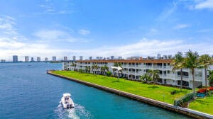 111 Shore Court 205 - Beach Apartment for sale in North Palm Beach, Florida on Beachhouse.com