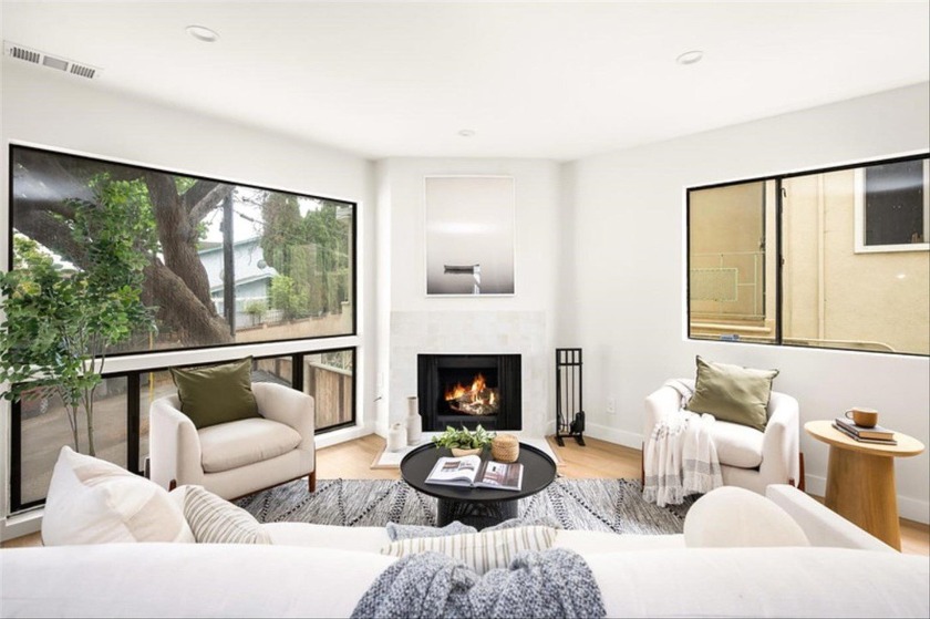 Seller Offering Closing Cost & Rate Buydown Incentives with - Beach Condo for sale in Redondo Beach, California on Beachhouse.com