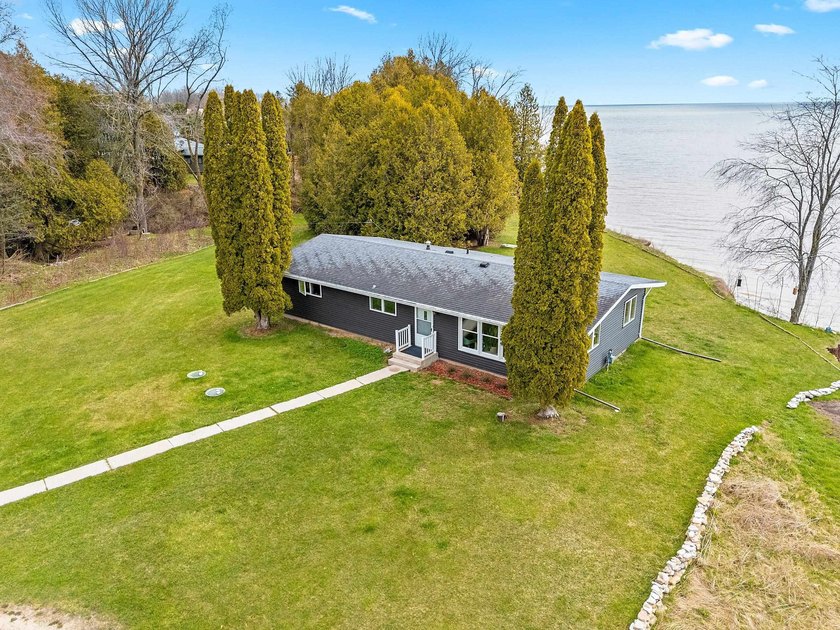 Enjoy watching the sunrise, take in the expansive surroundings - Beach Home for sale in Algoma, Wisconsin on Beachhouse.com
