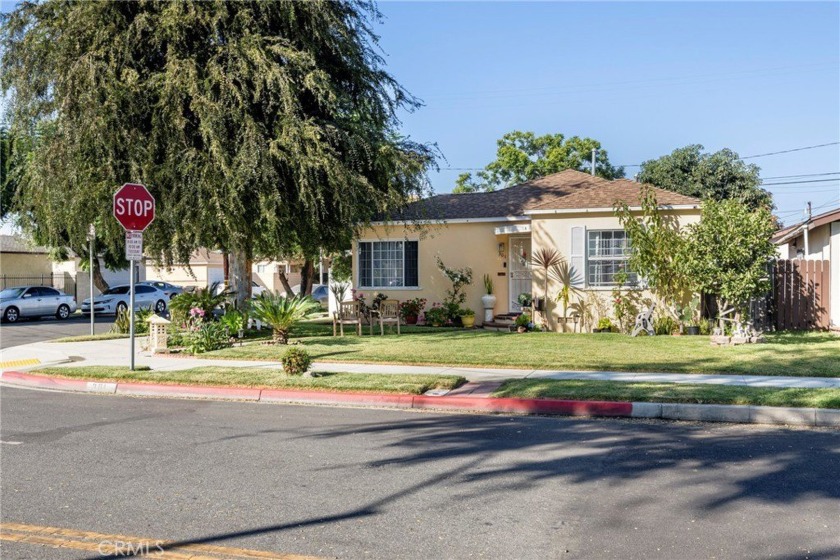 Charming Corner Lot Gem in Long Beach - Ideal Location and - Beach Home for sale in Long Beach, California on Beachhouse.com