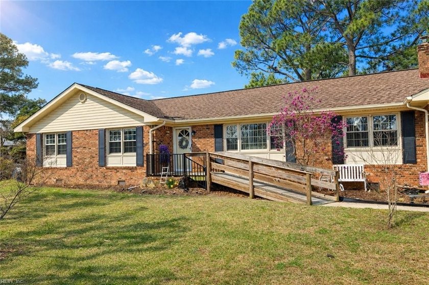 Charming brick ranch with great space and potential! - Beach Home for sale in Virginia Beach, Virginia on Beachhouse.com