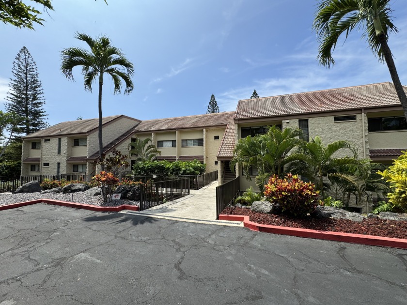 Spacious 3-Bedroom Condo with Golf Course Views in Keauhou - Beach Condo for sale in Kailua Kona, Hawaii on Beachhouse.com