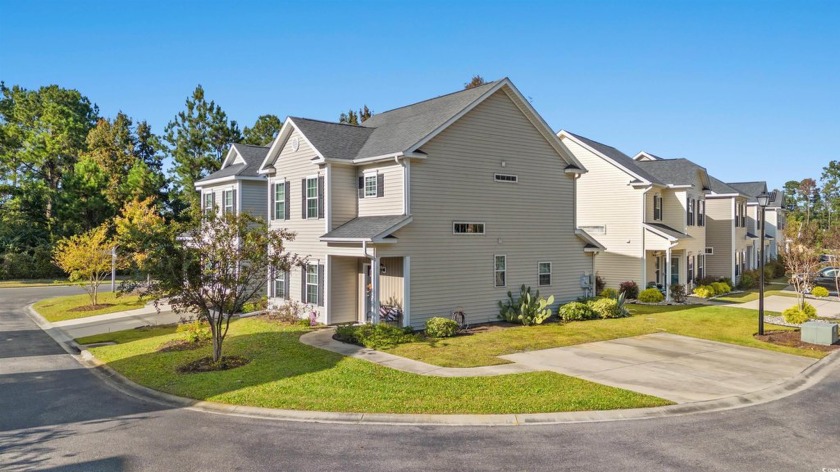 Welcome to The Villas at the Gates! This 3 bedroom, 2.5 bath - Beach Home for sale in Myrtle Beach, South Carolina on Beachhouse.com