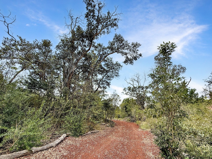 A beautifully positioned 1 acre lot with several large, mature - Beach Lot for sale in Ocean View, Hawaii on Beachhouse.com