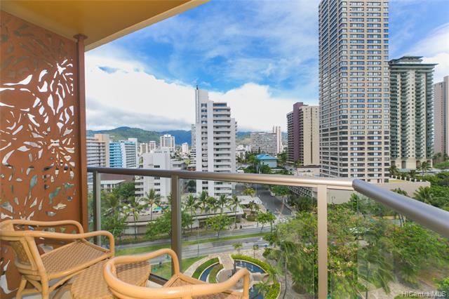 Beautifully maintained, popular condotel with a Kitchenette - Beach Condo for sale in Honolulu, Hawaii on Beachhouse.com