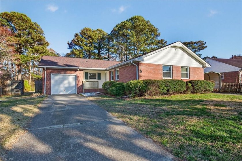 Beautifully updated 3-bedroom, 2-bath home in Portsmouth priced - Beach Home for sale in Portsmouth, Virginia on Beachhouse.com