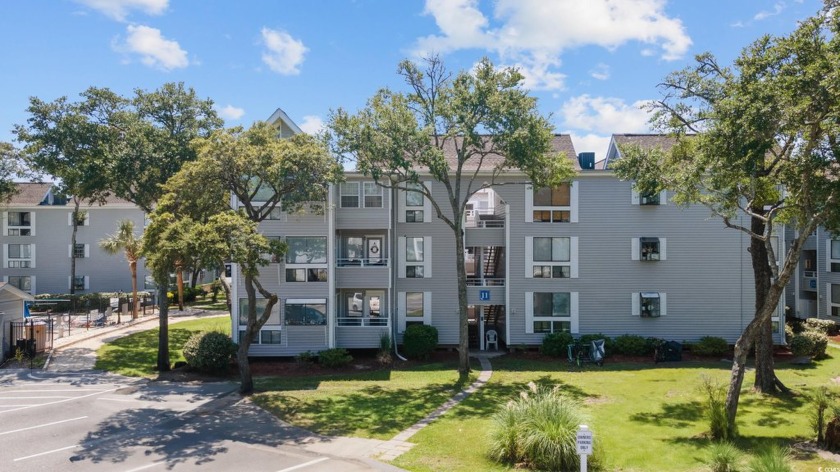 Awesome fully furnished 2-Bedroom, 2-Bath 3rd floor Condo. This - Beach Condo for sale in Myrtle Beach, South Carolina on Beachhouse.com