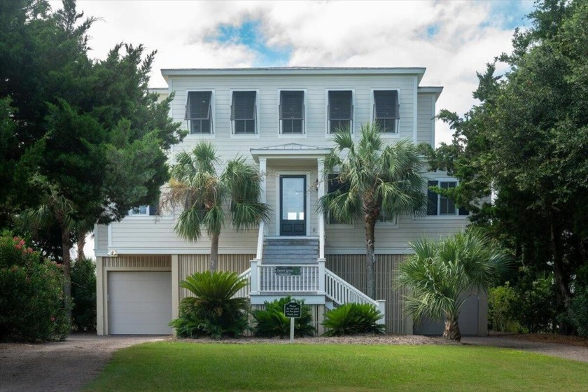 Come and see this newly updated (2024) beach home with heated - Beach Home for sale in Edisto Beach, South Carolina on Beachhouse.com