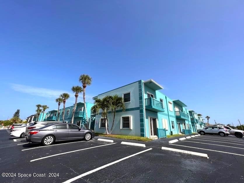 Cute and roomy 1-bedroom, 1-bath unit in desirable Ocean Park - Beach Condo for sale in Cape Canaveral, Florida on Beachhouse.com