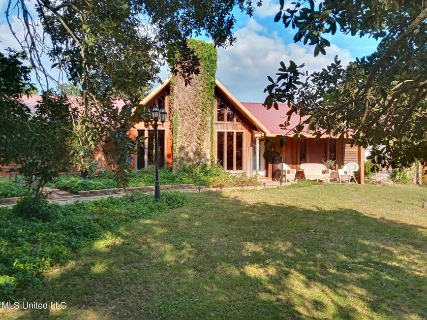 Home is not vacant. Please do not walk property without - Beach Home for sale in Pascagoula, Mississippi on Beachhouse.com