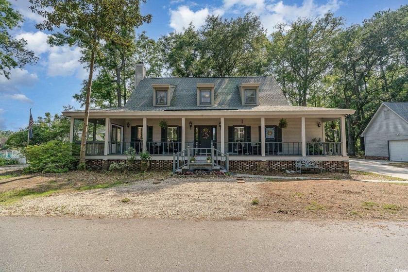 CHECK OUT THIS COZY LOW COUNTRY HOME!!!! This home sits on a - Beach Home for sale in Georgetown, South Carolina on Beachhouse.com