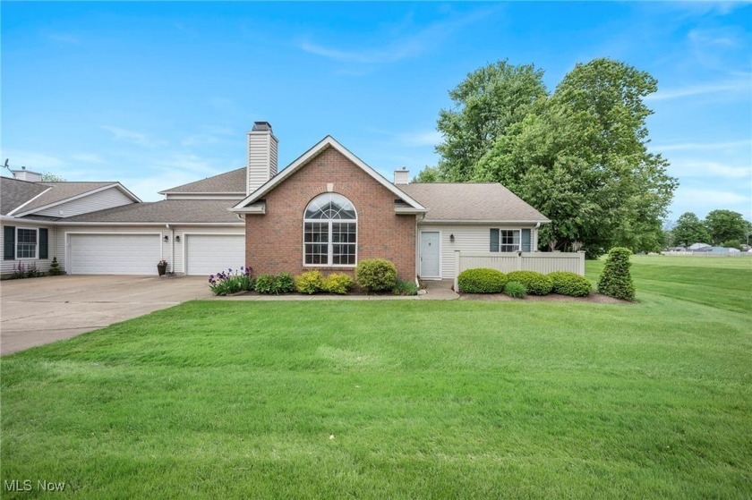 Rare Find 2 Bedroom 2 Bath Ranch ... Located Very Near Lake Erie - Beach Condo for sale in Mentor, Ohio on Beachhouse.com
