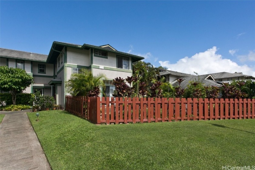 WELCOME Home to this charming rarely available corner-end - Beach Condo for sale in Mililani, Hawaii on Beachhouse.com