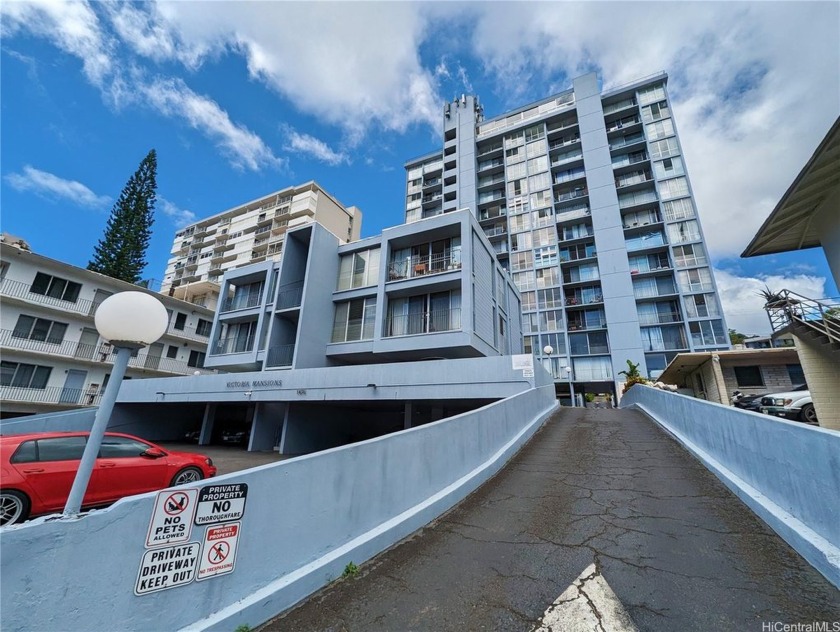 Welcome to the highly sought after Victoria Mansions condo in - Beach Condo for sale in Honolulu, Hawaii on Beachhouse.com