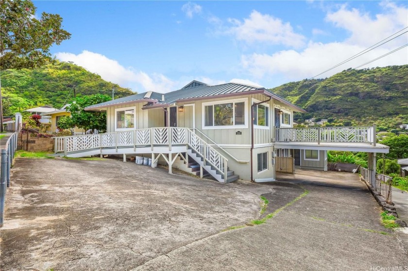 MULTI-GENERATIONAL LIVING at its finest! Stunning unobstructed - Beach Home for sale in Honolulu, Hawaii on Beachhouse.com