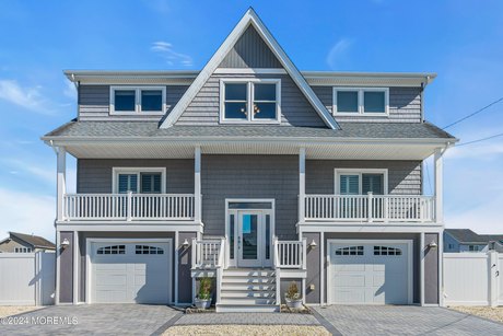 Whether you're a boater or nature enthusiast, this waterfront - Beach Home for sale in Forked River, New Jersey on Beachhouse.com