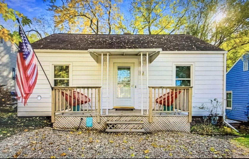 Charming, updated 2BR/1BA ranch just a short walk to Washington - Beach Home for sale in Michigan City, Indiana on Beachhouse.com