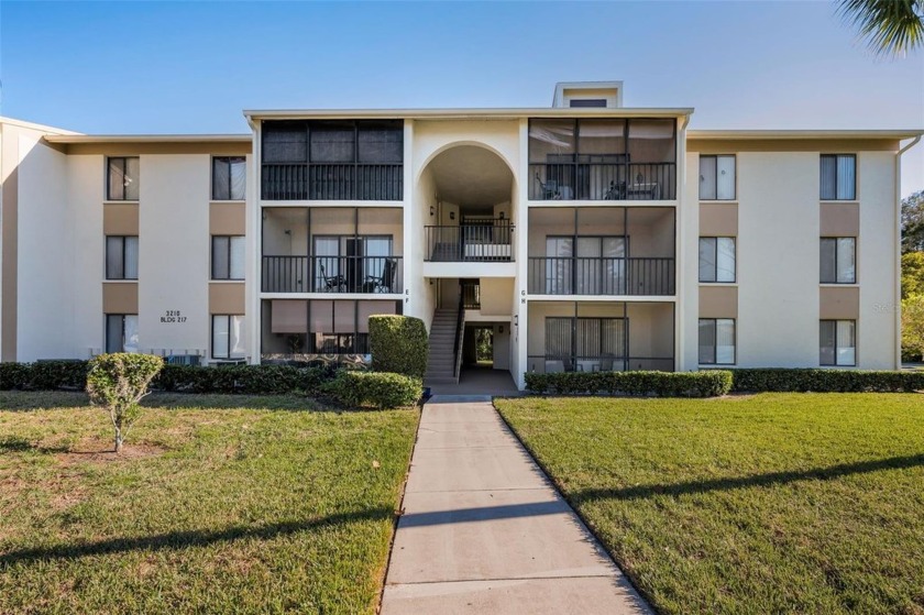 This top floor 1 bedroom/1 bath condo in Tarpon Springs' Deer - Beach Condo for sale in Tarpon Springs, Florida on Beachhouse.com