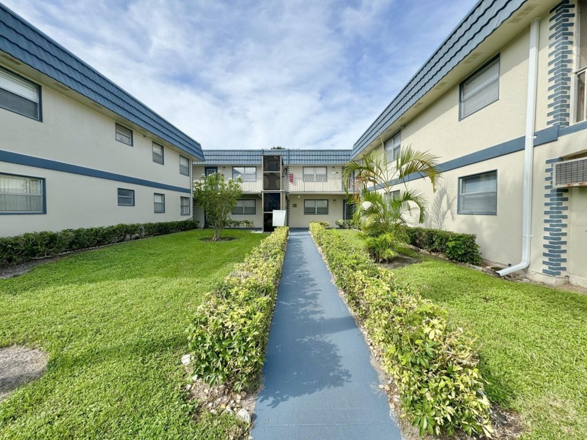 Corner unit Condo on 2nd floor steps away from elevator/lift - Beach Condo for sale in Delray Beach, Florida on Beachhouse.com