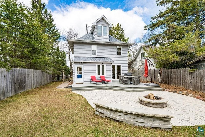 Welcome to your Lake Superior Beach Front Property on Park Point - Beach Home for sale in Duluth, Minnesota on Beachhouse.com