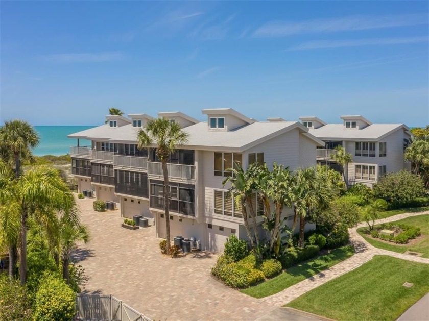 Located on Venice Island, this fabulous townhouse featuring a - Beach Townhome/Townhouse for sale in Venice, Florida on Beachhouse.com