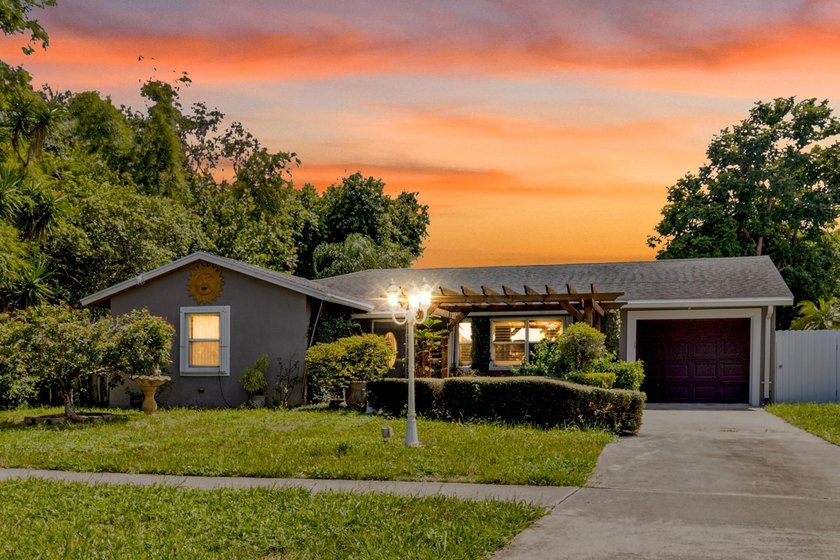 This 3BR/2BA home offers comfort, convenience, and income - Beach Home for sale in West Palm Beach, Florida on Beachhouse.com